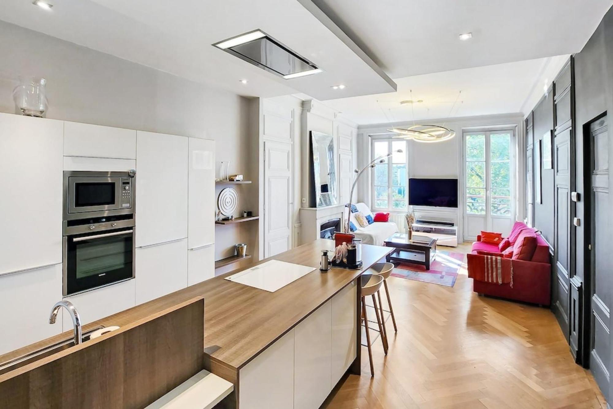 Apartment Place Carnot *